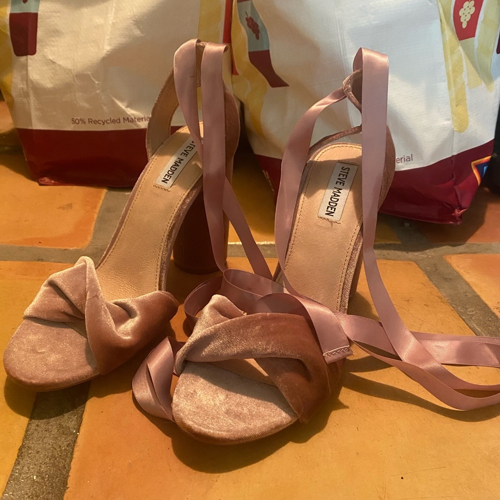 Steve Madden suede with satin ribbon